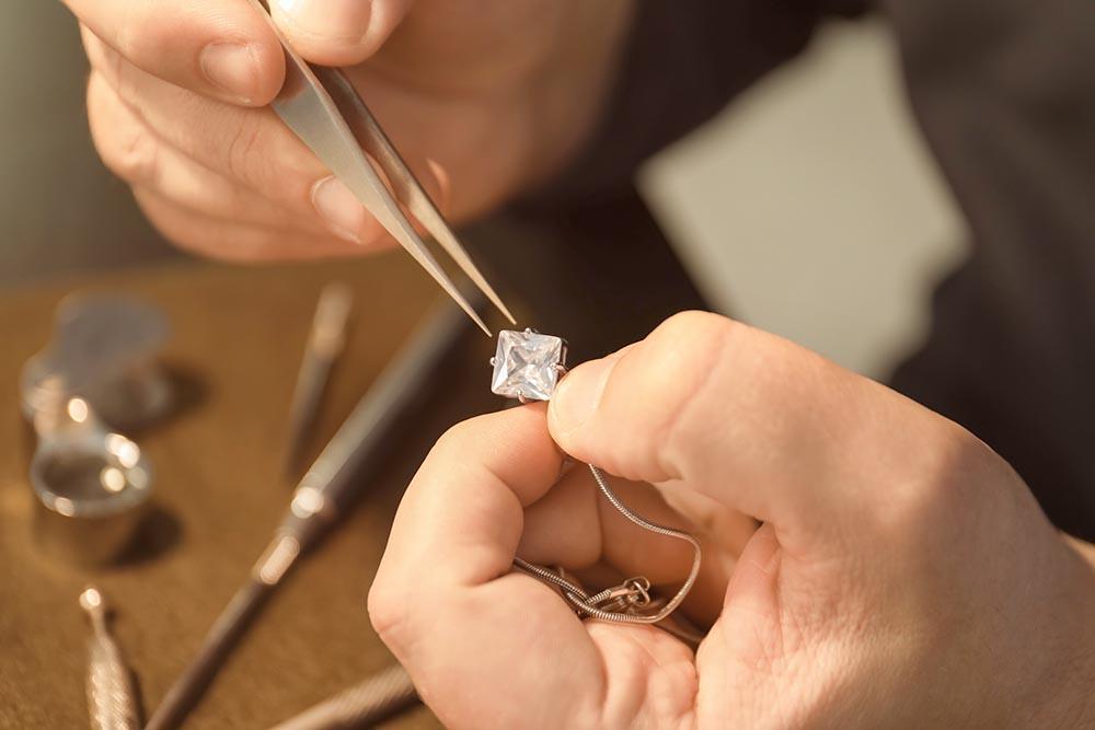 A Guide to Getting your Diamond Ring Custom Made