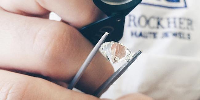 A Complete Guide to Buying Loose Diamonds