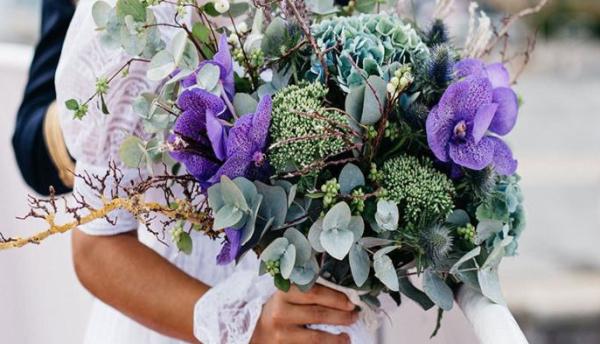 How to Recycle Your Wedding Flowers (& Save Money)