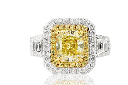 Tips to Choose Fancy Yellow Diamond Engagement Ring